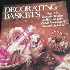 Decorating Baskets by Dawn Cusick
